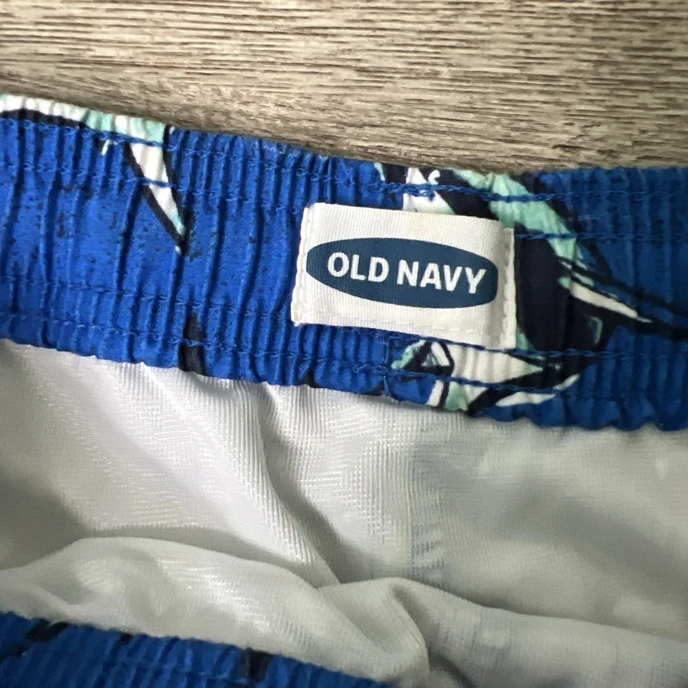 Old Navy Shark Print Swim Trunks Boys Medium Blue Elastic Waist Beach 7